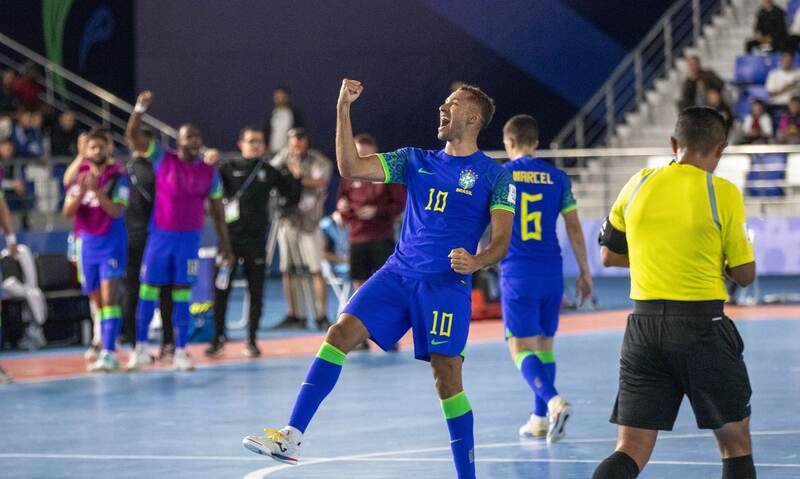 Brasil goleia a Croácia e garante classificação para as oitavas de final da Copa do Mundo de Futsal