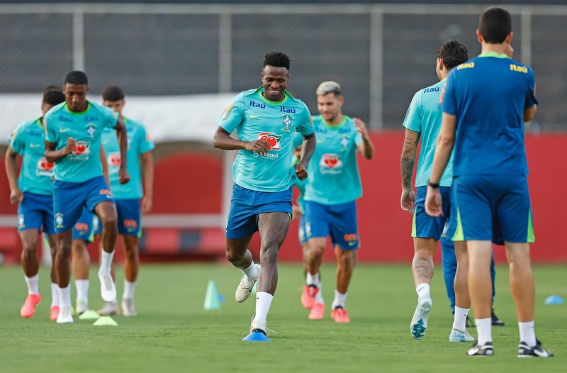 Brasil encara Uruguai na Bahia em último jogo do ano das Eliminatórias