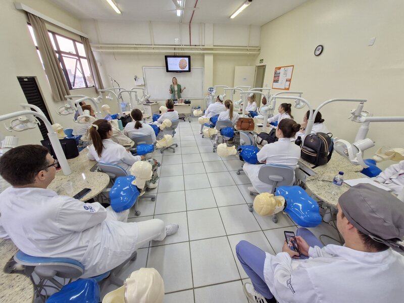 Curso de Habilitação em Laserterapia na Odontologia está com inscrições abertas para a nova turma