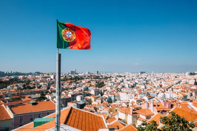 Portugal inicia notificação de mais de 5 mil brasileiros para deixar o país