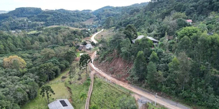 https://auonline.com.br/upload/noticias/2025/06/md_c403fa6777996eaf637c5eadd40ec6d4.webp