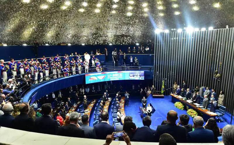 Senado aprova lei do consignado com inclusão de motoristas de aplicativo