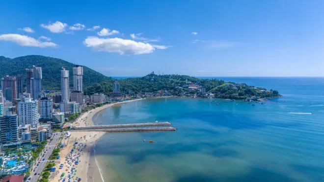 https://auonline.com.br/upload/noticias/2025/07/md_f8a1f1f91ee579a5a2c01f161c1c4ca6.webp
