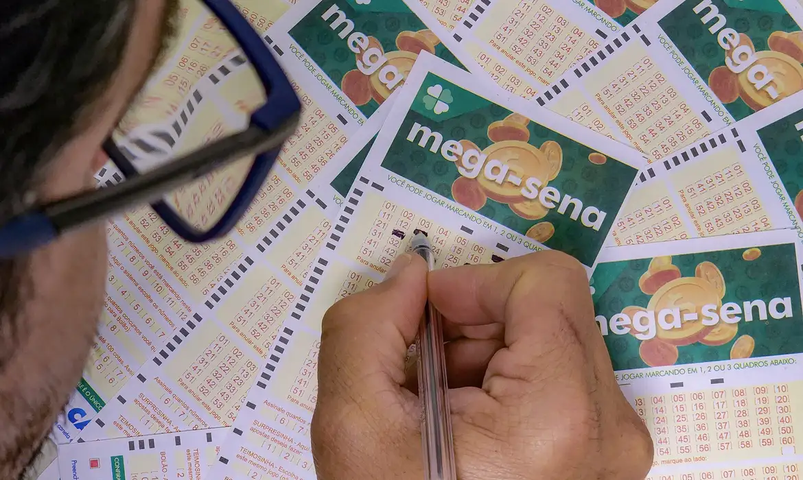 Mega-Sena terá prêmio maior para quem acertar os seis números