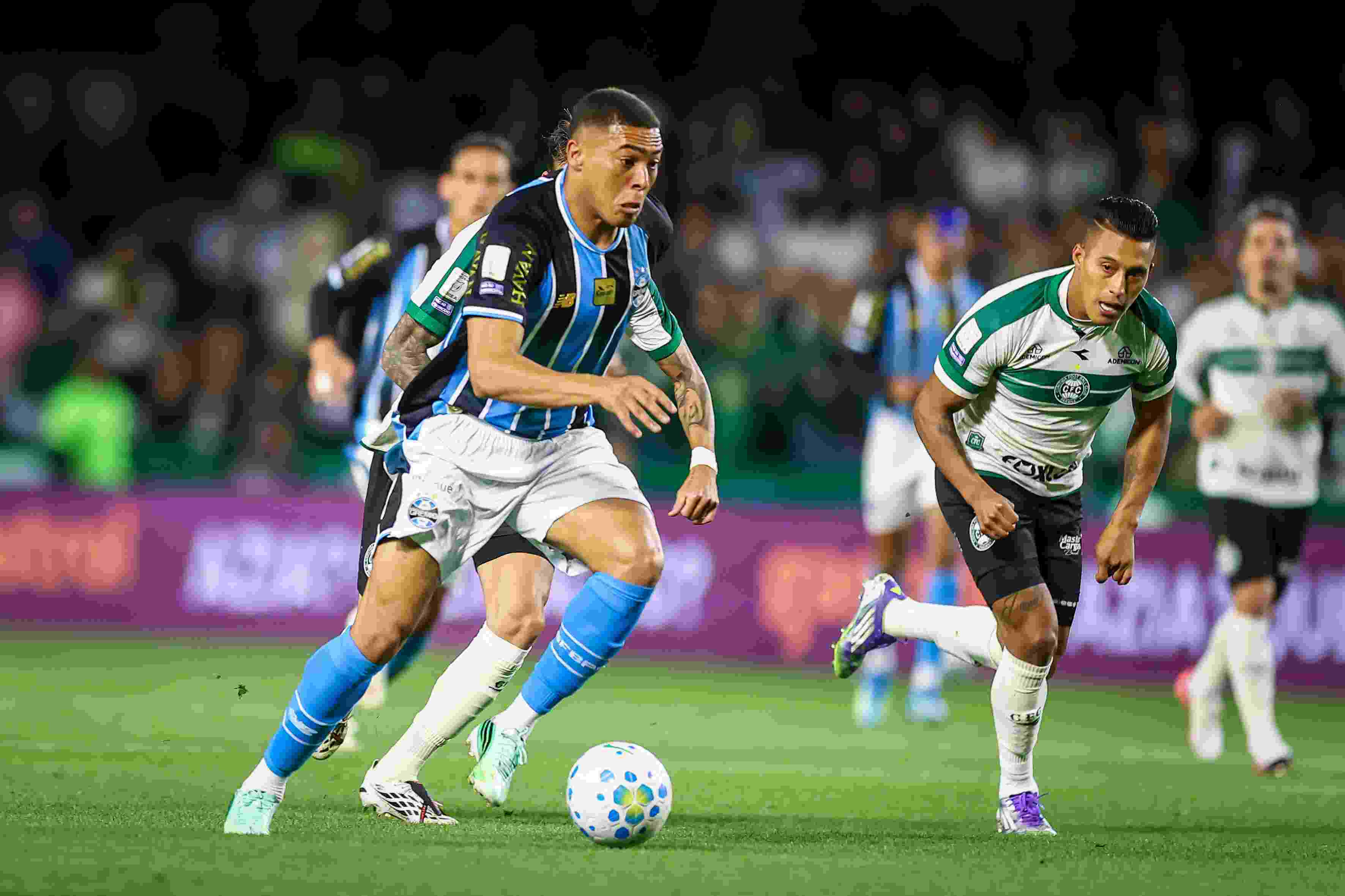 Grêmio pode perder Carlos Vinícius para o Vasco em 2027